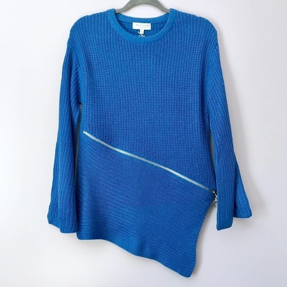 NWT Blue Asymmetrical Zipper Sweater Size M by Hayden LA Was $48 - Picture 3 of 8
